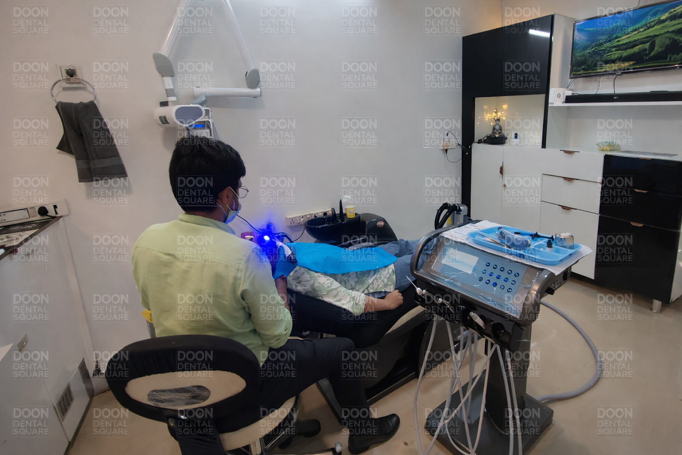 Doon Dental Square clinic overview